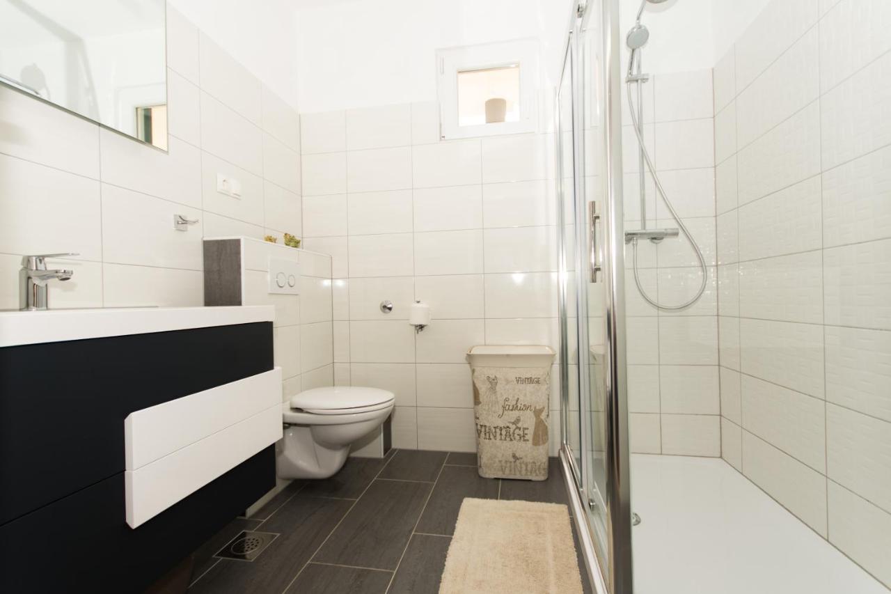 טרוגיר Apartments By The Sea Slatine, Ciovo - 1126 מראה חיצוני תמונה