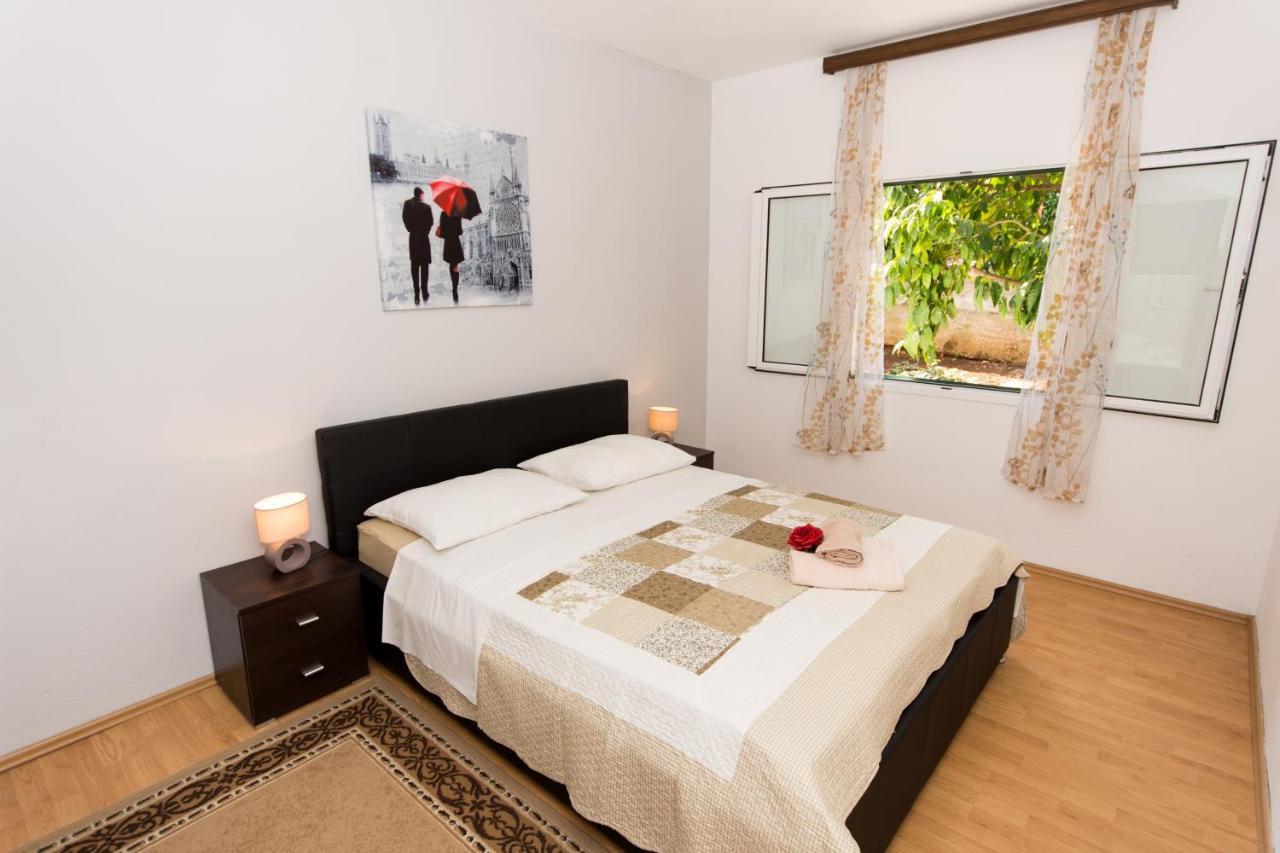טרוגיר Apartments By The Sea Slatine, Ciovo - 1126 מראה חיצוני תמונה
